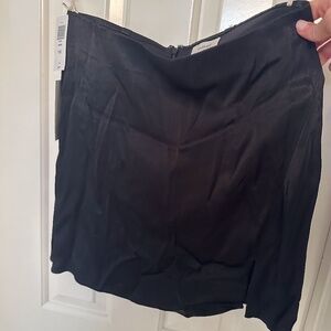 Aritzia Muse mini skirt NWT